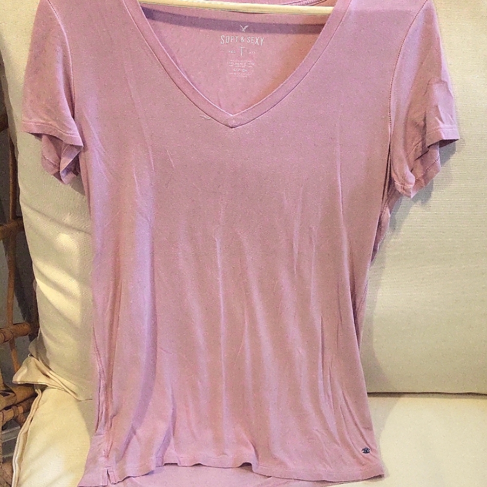 American Eagle pink T size small